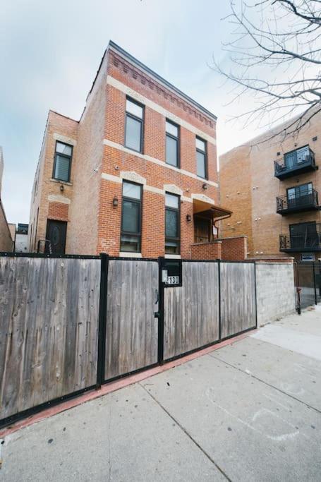 Chicago Mid-Century Gem Steps From United Center Villa Eksteriør billede