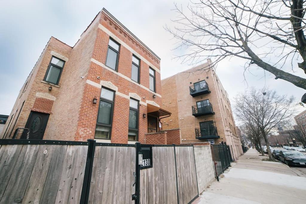 Chicago Mid-Century Gem Steps From United Center Villa Eksteriør billede